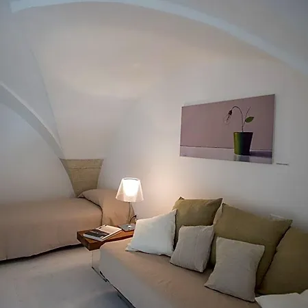 Corte Campanile Boutique 4* Maglie