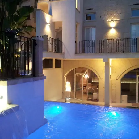 住宿加早餐酒店 Corte Campanile Boutique 马利耶