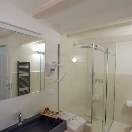 Corte Campanile Boutique Maglie